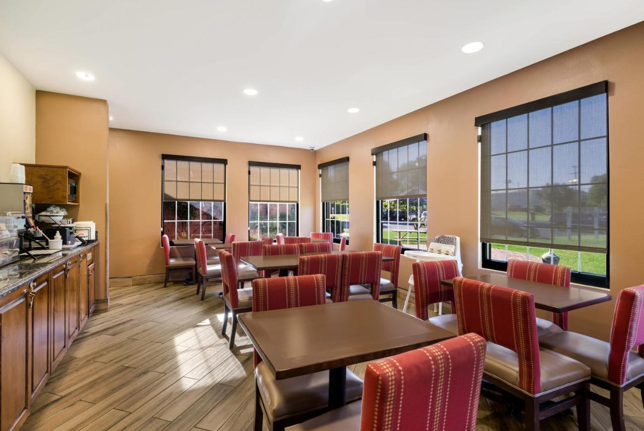 Comfort Inn Virginia Horse Center Lexington Exterior foto